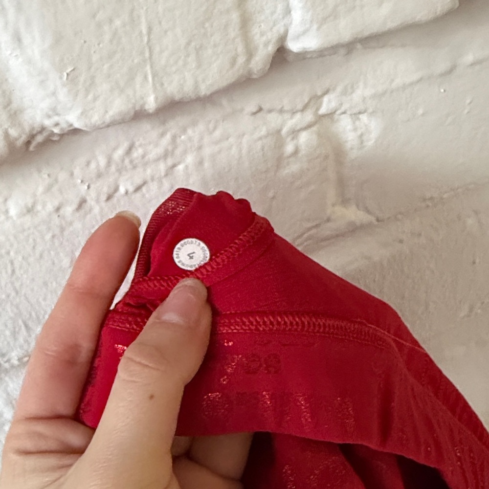 RARE Lululemon Energy Bra *Manifesto 20YR Manifesto Foil Dark Red - Picture 6 of 6